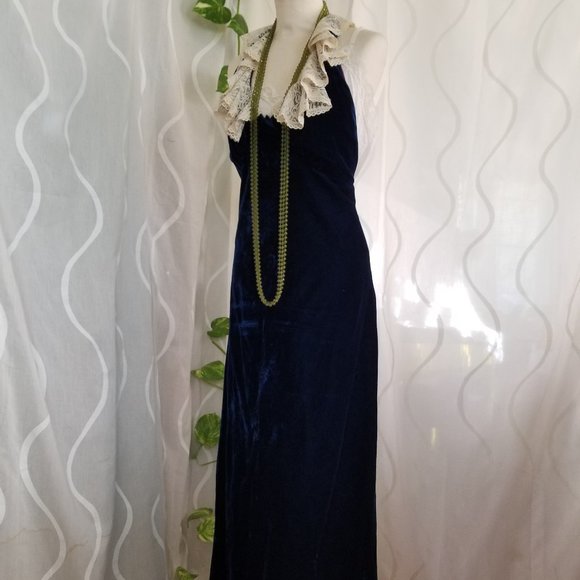 Vintage 1970s velvet dress w lace halter, Vampy backless long retro vntg maxi - Picture 2 of 15